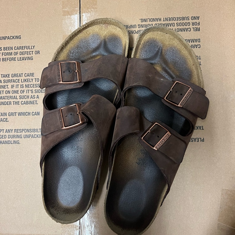 Birkenstock Brown Arizona Sandals in Color Oiled Leather - Habana.